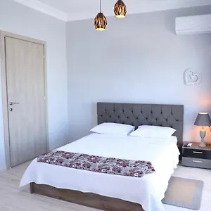 https://damias-rental-rooms.hotelschalkidiki.net